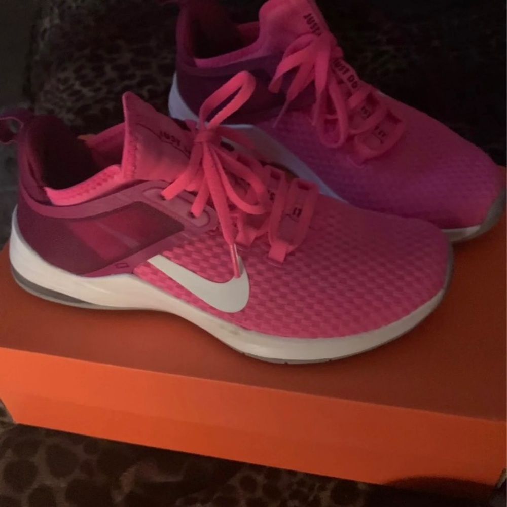 Women Nike size 8 like new